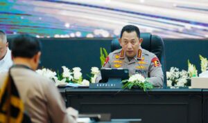 Kapolri Jenderal Pol. Listyo Sigit Prabowo menghadiri rapat lintas sektoral dalam menghadapi arus mudik dan balik Lebaran 2025.