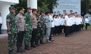 Danlanudsri Marsma TNI Antariksa Anondo, S.E., M.Tr (Han)., menghadiri Apel Bersama Pemerintah Provinsi Sulawesi Utara yang dipimpin Gubernur Sulawesi Utara Mayjen TNI (Purn) Yulius Selvanus, S.E., di halaman Kantor Gubernur, Sulawesi Utara, Manado. Rabu (5/3/2025).