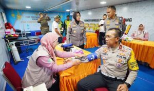 Kenaikan arus keluar dari Jabodetabek terjadi, Direktur Penegakan Hukum (Dirgakkum) Korlantas Polri, Brigjen Pol Raden Slamet Santoso, memonitor langsung pergerakan arus lalu lintas dari Cikampek hingga Palimanan di Command Center KM 188.