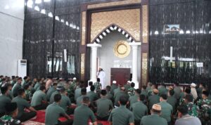 Tausiah Ramadhan 1446 H digelar Komando Resor Militer (Korem) 133/Nani Wartabone  yang penuh berkah di Masjid Permata Korem 133/NW, Jalan Trans Sulawesi Desa Tridharma Kecamatan Pulubala Kabupaten Gorontalo. Rabu (05/03/2025).