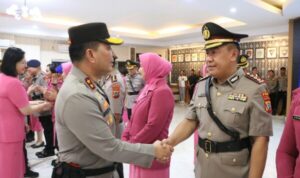 Kapolda Sulawesi Utara Irjen Pol Roycke Harry Langie memimpin serah terima jabatan (Sertijab) sejumlah pejabat utama dan Kapolres di jajaran Polda Sulut.
