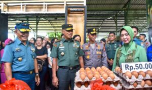 Bazar Murah Ramadhan TNI digelar Kodam XIII/Merdeka dalam rangka menyambut Hari Raya Idul Fitri 1446 H bertempat di Garasi Makodam XIII/Merdeka, Selasa (25/3/2025).