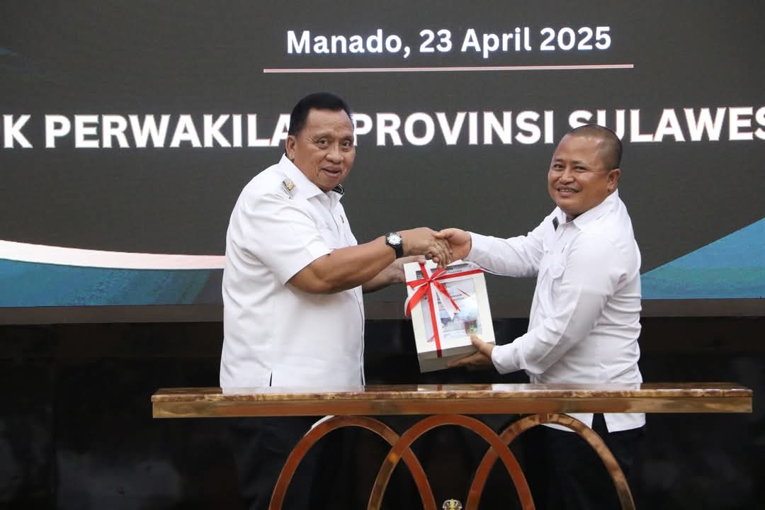 Bupati Minahasa, Robby Dondokambey, S.Si., MAP., menghadiri kegiatan penyerahan dan penandatanganan berita acara serah terima Laporan Keuangan Pemerintah Daerah (LKPD) Kabupaten Minahasa Tahun 2024.