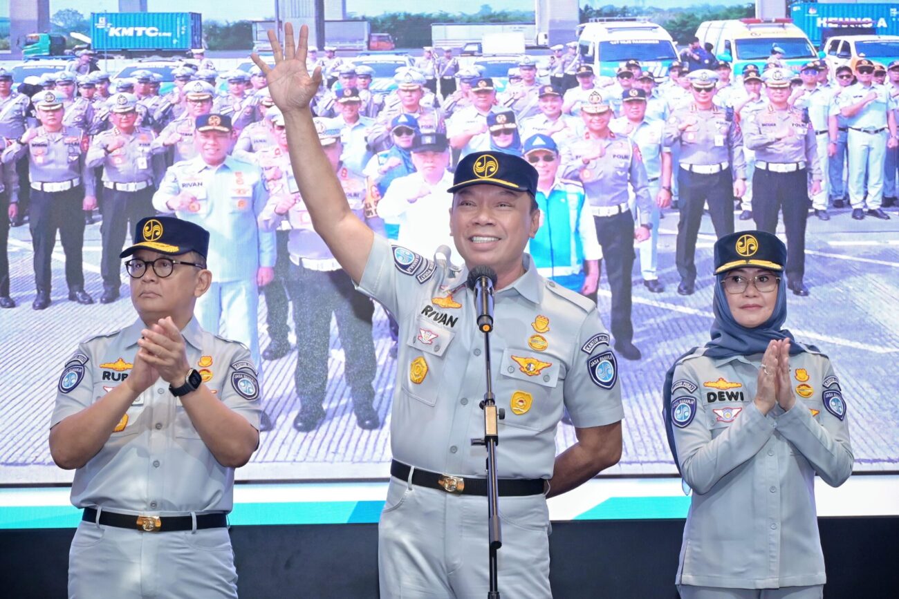 Presiden Republik Indonesia Prabowo Subianto memberikan apresiasi atas keberhasilan pelaksanaan arus mudik dan balik Idulfitri tahun ini yang berjalan dengan baik dan lancar.