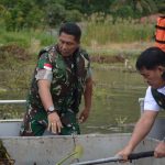 Brigjen TNI Yustinus Nono Yulianto Kasdam XIII/Merdeka Brigjen TNI Yustinus Nono Yulianto bersama jajaran Forum Koordinasi Pimpinan Daerah (Forkopimda) Sulawesi Utara melaksanakan Karya Bakti di kawasan Danau Tondano, Kabupaten Minahasa, Sulawesi Utara, Rabu (23/4).