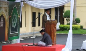 Salat Idulfitri 1446 Hijriah di Polda Sulut berlangsung khusyuk di lapangan upacara Mako Polda Sulawesi Utara (Sulut) menjadi salah satu lokasi pelaksanaan salat Idulfitri 1 Syawal 1446 Hijriah di Kota Manado, Senin (31/3/2025) pagi.