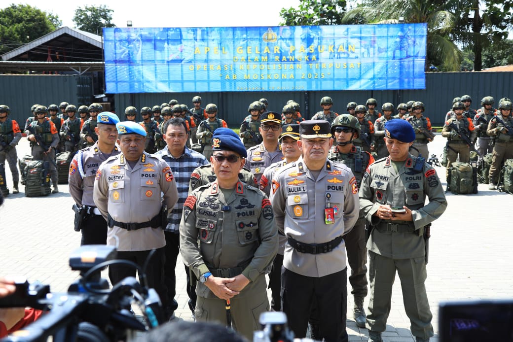 Korps Brimob Polri menggelar Apel Gelar Pasukan Operasi Kepolisian Terpusat “Alpha Bravo Moskona 2025” pada Jumat pagi (18/4)