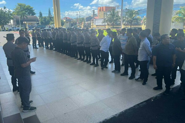 Polda Sulawesi Utara dan jajaran siap melaksanakan pengamanan Tri Hari Suci (Kamis Putih, Jumat Agung dan Paskah) di Sulawesi Utara (17-20 April)