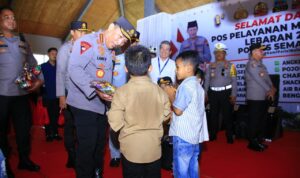 Kapolri Jenderal Polisi Listyo Sigit Prabowo meninjau langsung rest area kilometer 456 di wilayah Salatiga, Jawa Tengah