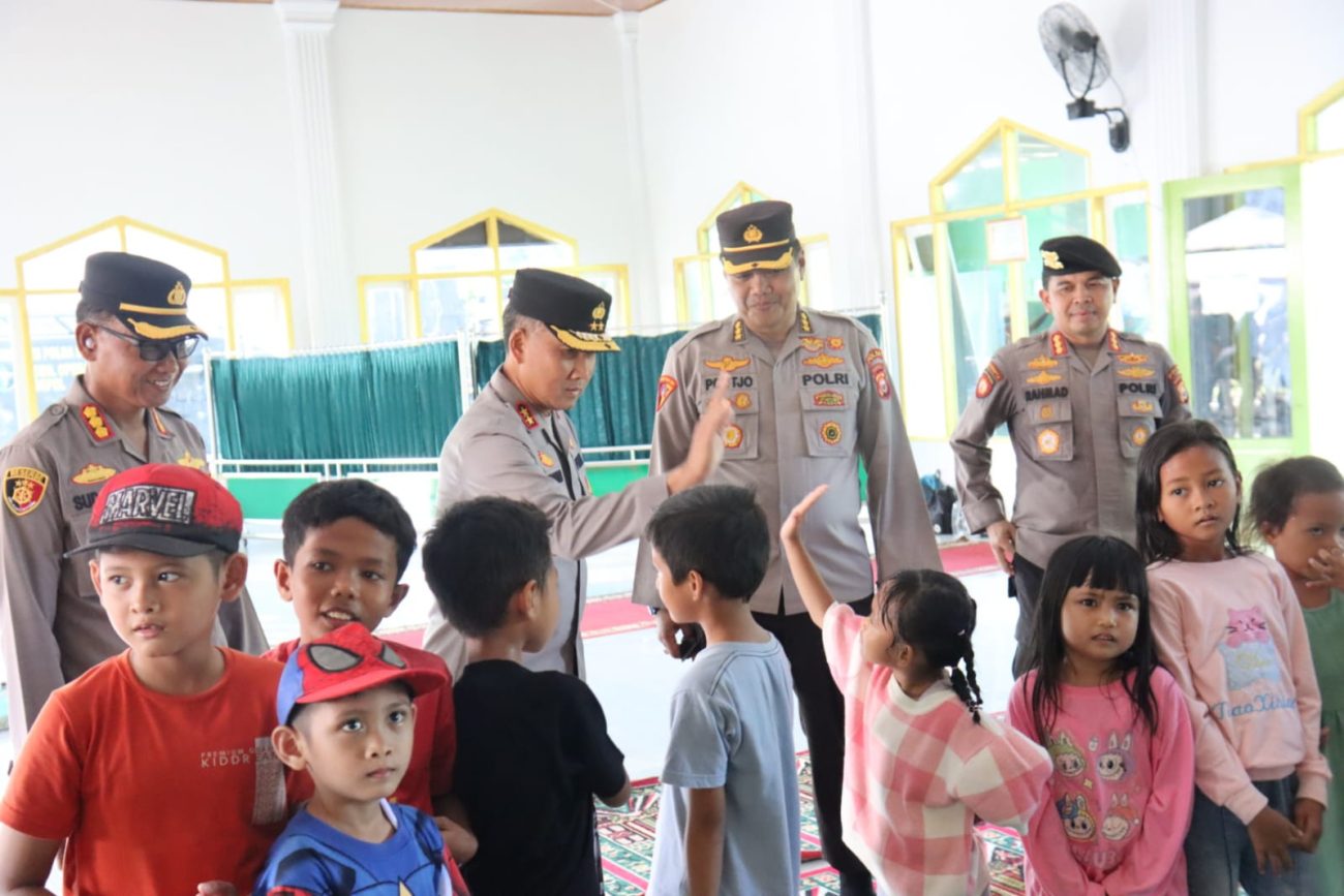 Kapolda Bengkulu Irjen Pol Mardiyono S.I.K., M.Si. secara langsung turun ke lapangan untuk memantau dan memastikan proses penanganan pasca bencana berjalan dengan optimal, khususnya pelaksanaan kegiatan trauma healing bagi warga terdampak.