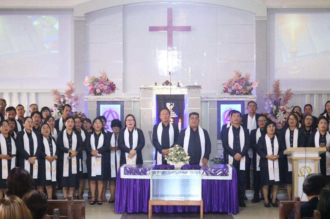 Bupati dan Wabup Minsel di Acara Jumat Agung dan Paskah 2025