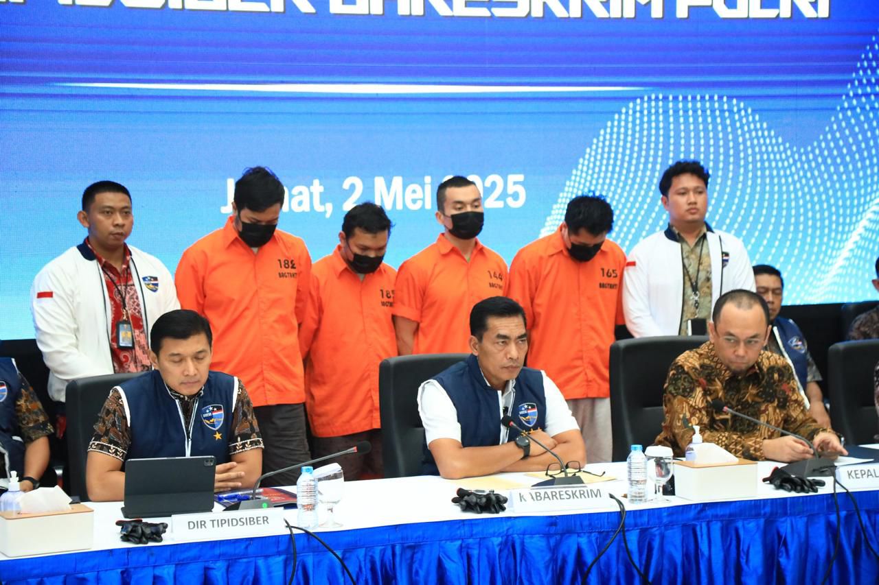 Polri melalui Direktorat Tindak Pidana Siber Bareskrim berhasil mengungkap jaringan besar judi online yang diduga melibatkan ribuan rekening dan aktor lintas negara.