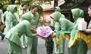 Ketum Persit Kartika Chandra Kirana, Uli Simanjuntak, melaksanakan tatap muka hangat dan penuh kekeluargaan dengan anggota Persit KCK Koorcab Rem 133 PD XIII/Merdeka serta Persit Cabang LVI Brigif 22 di wilayah Gorontalo.