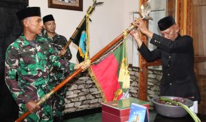 63 Tahun Mengabdi, Yonif 713/ST Gelar Tradisi Penyucian Pusaka dan Renungan Suci