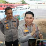 Kapolda Sulawesi Utara Irjen Pol Roycke Harry Langie melaksanakan peletakan batu pertama pembangunan konstruksi tambahan bangunan Polda Sulut 3 lantai, Jumat (23/5/2025).