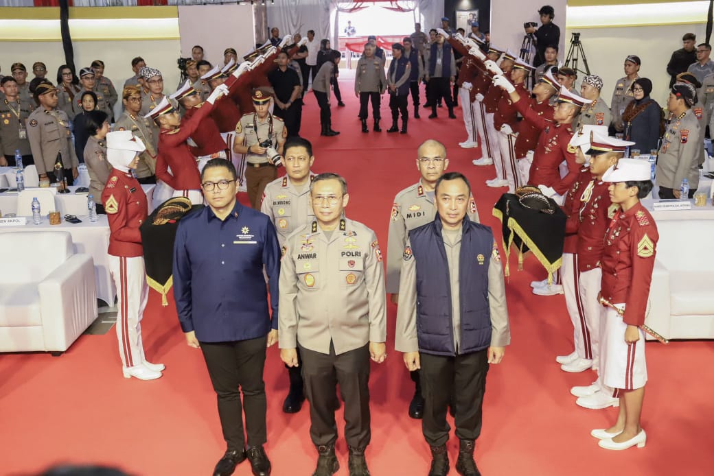 Taruna Akpol Taruna Akademi Kepolisian (Akpol) dan personel Pejabat Pengelola Informasi dan Dokumentasi (PPID) Akpol mengikuti kegiatan Rapat Kerja Teknis (Rakernis) Humas Polri Tahun Anggaran 2025 yang resmi dibuka di Gedung Serbaguna Akpol, Semarang, Jawa Tengah, Selasa (6/5).