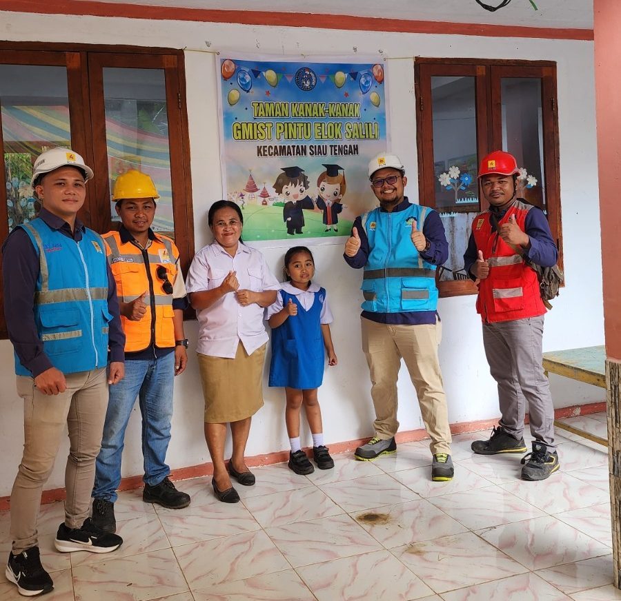 Dukung peningkatan kualitas pendidikan di wilayah kepulauan, PLN Unit Pelaksana Pelayanan Pelanggan (UP3) Tahuna melakukan penyambungan listrik untuk dua Taman Kanak-Kanak (TK) di Pulau Siau, Kabupaten Kepulauan Sitaro, yaitu TK Salili dan TK Kinali, pada Selasa (17/6).