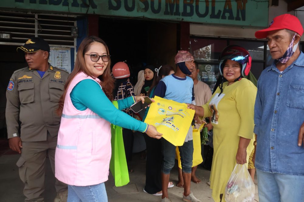 PIKK dan Srikandi PLN UP3 Tolitoli Galakkan Penggunaan Tas Belanja Ramah Lingkungan