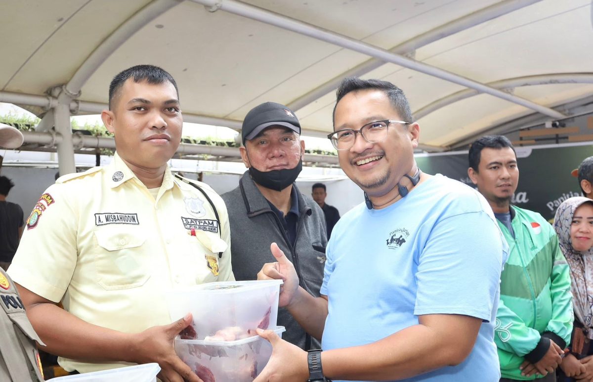 Jasa Raharja Tebar Semangat Berkurban: 22 Hewan Kurban Disalurkan pada Iduladha 1446 H