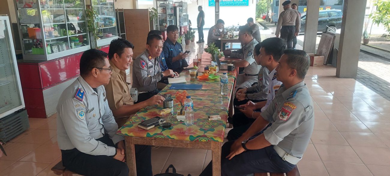 Jasa Raharja Cabang Sulawesi Utara menginisiasi Rapat Forum Komunikasi Keselamatan Lalu Lintas yang digelar di Kabupaten Minahasa Selatan pada Jumat (06/06).