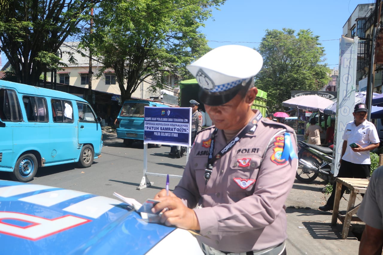 Operasi Patuh Samrat 2025, Kepolisian Daerah Sulawesi Utara (Polda Sulut) dan jajaran berhasil menjaring sebanyak 3.978 pelanggaran lalu lintas,