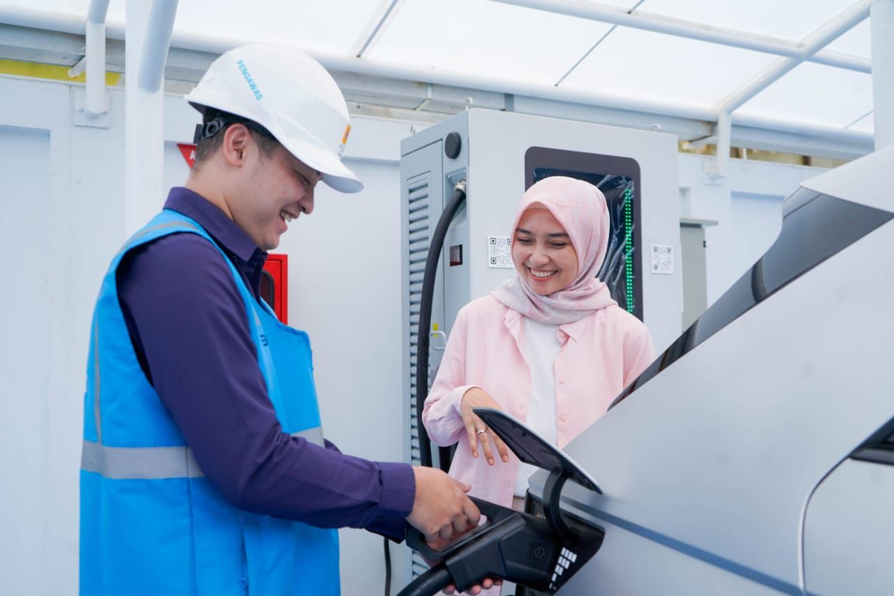 PLN PT PLN Raih Penghargaan IBEA 2025 untuk Transisi Energi Nasional