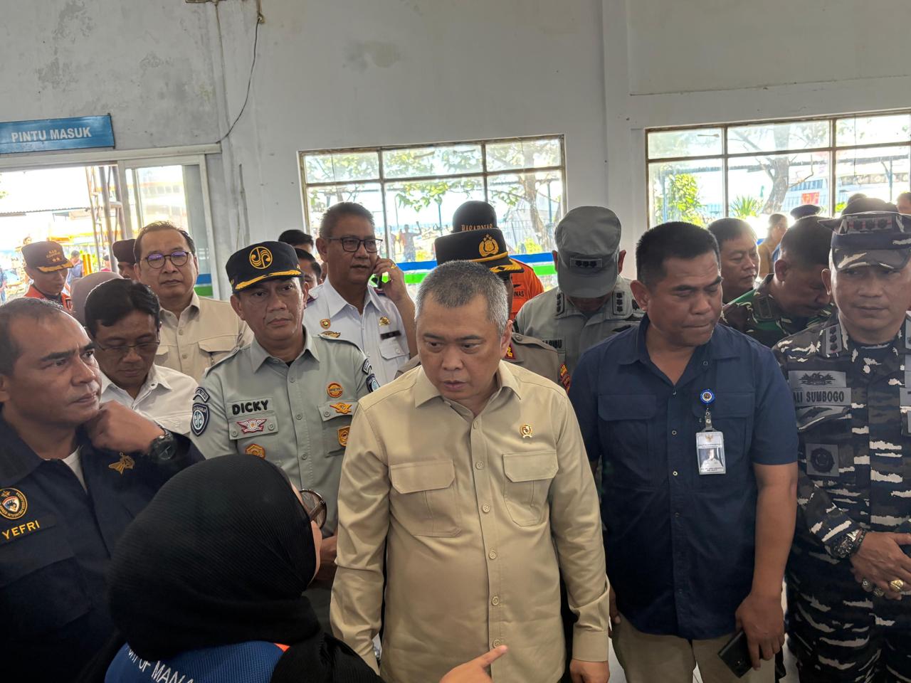 Menhub RI Tinjau Langsung Penanganan Korban KM Barcelona V A di Manado