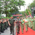 Pangdam XIII/Merdeka Mayjen TNI Suhardi menegaskan pentingnya peran Babinsa sebagai garda terdepan TNI AD dalam melayani masyarakat.