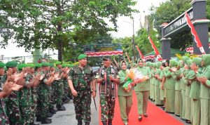 Pangdam XIII/Merdeka Mayjen TNI Suhardi menegaskan pentingnya peran Babinsa sebagai garda terdepan TNI AD dalam melayani masyarakat.