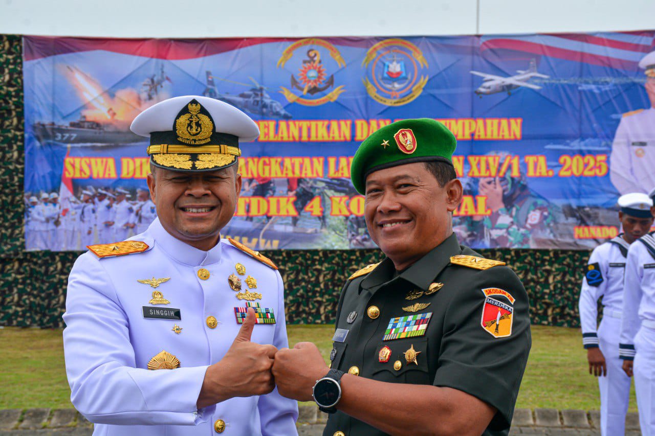 Kapoksahli Pangdam XIII/Merdeka Brigjen TNI Wakhyono menghadiri Upacara Pelantikan dan Pengambilan Sumpah Siswa Pendidikan Pertama Tamtama (Dikmata) TNI AL Angkatan XLV/1 Tahun Anggaran 2025 Satdik 4 Kodiklatal.