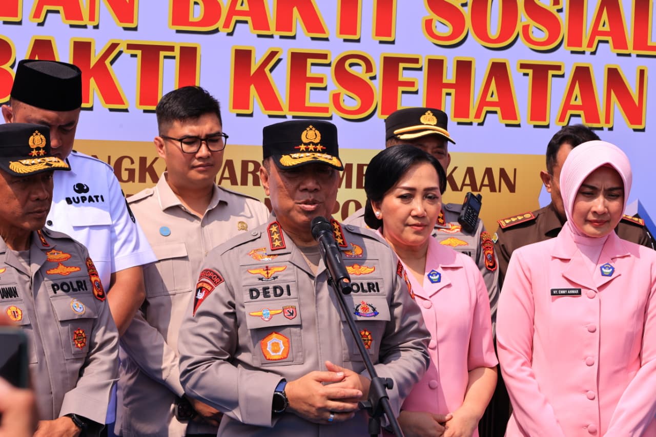 Wakapolri Komjen Pol. Prof. Dr. Dedi Prasetyo, S.H., M.Hum., M.Si., M.M., meninjau progres pembangunan SMA Kemala Taruna Bhayangkara di Nirwana Hills, Serpong, pada Rabu (27/8/2025).