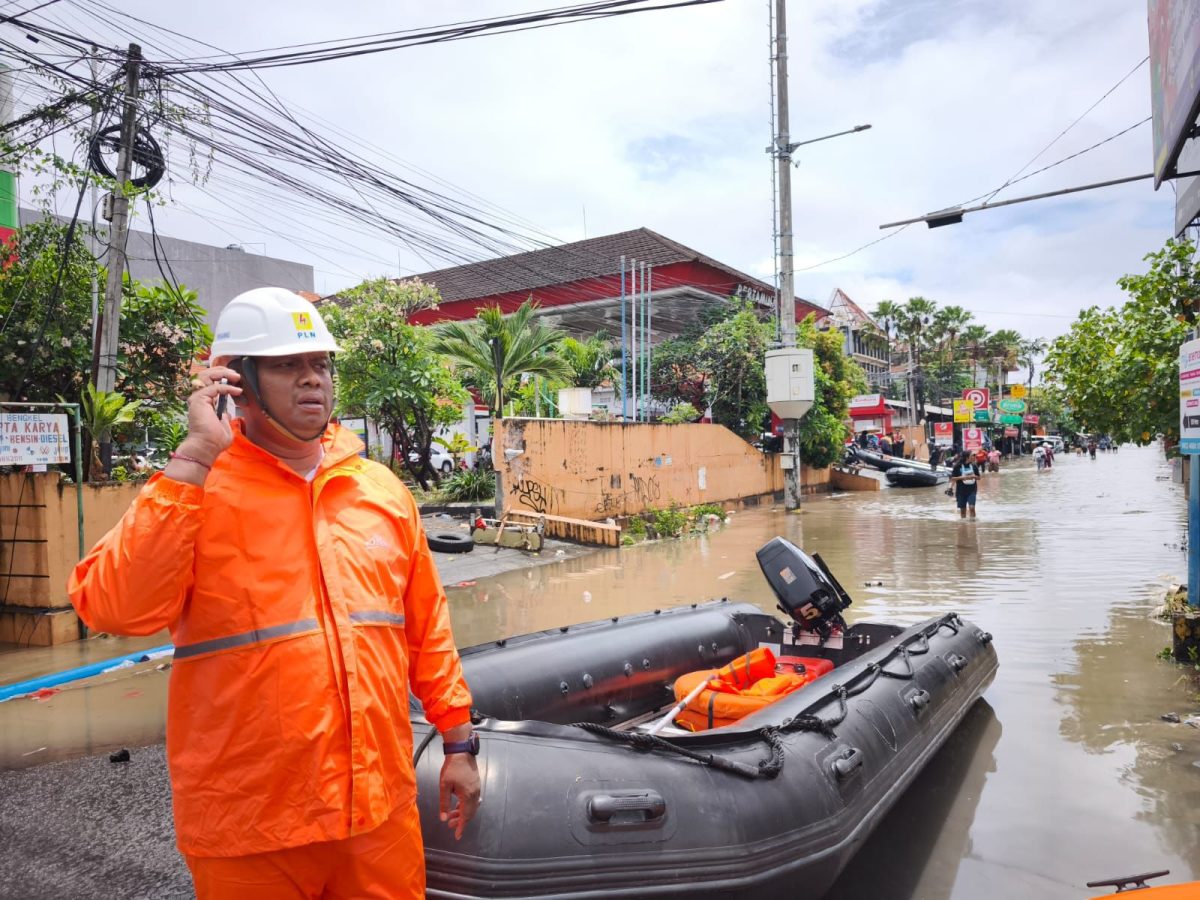 Kehidupan masyarakat mulai berangsur normal setelah listrik di sejumlah wilayah di Bali yang sempat terdampak banjir dan longsor kembali menyala.
