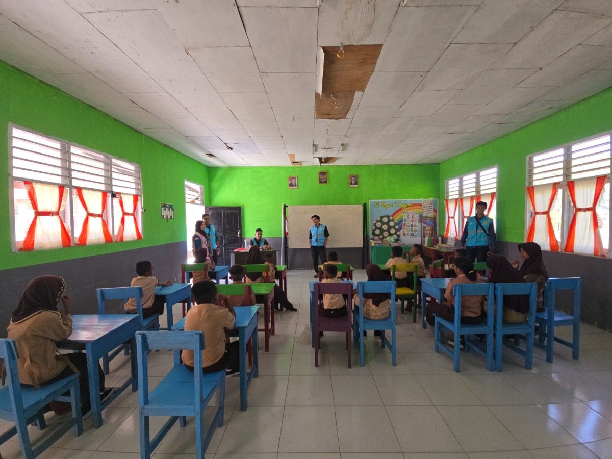 PLN Hadirkan SuperSUN, Listrik Tenaga Surya Terangi Sekolah di Pulau Dudepo dan Bone Bolango