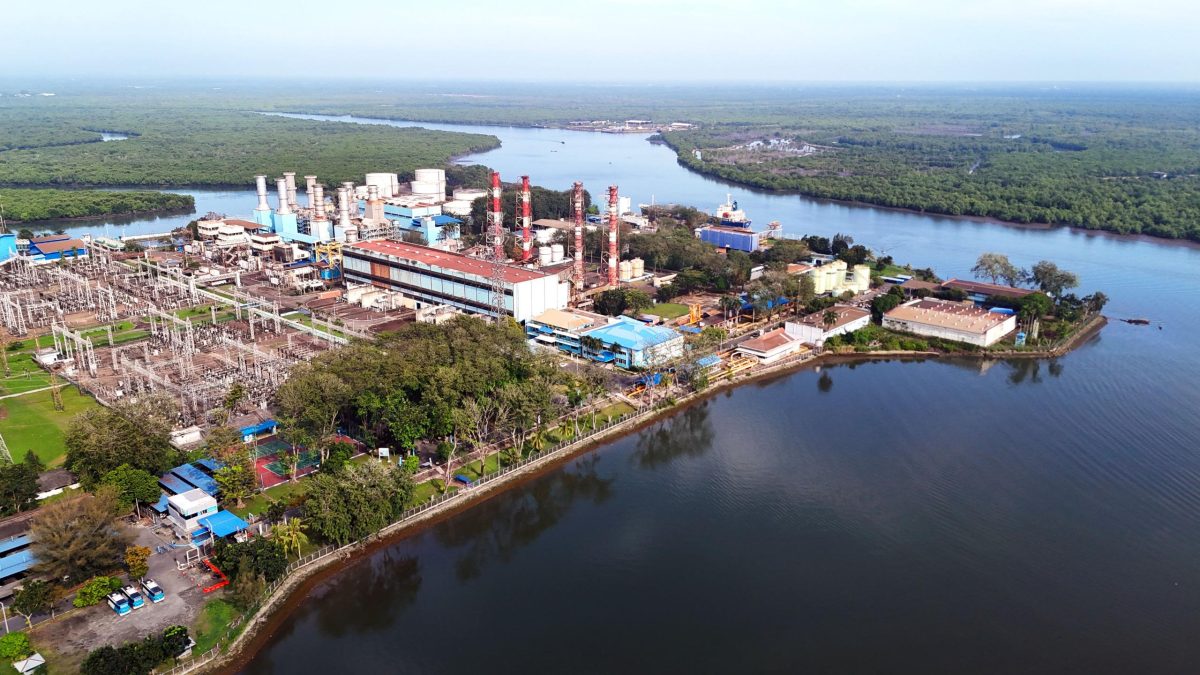 Pertama kali dalam sejarah, PT PLN (Persero) mengoperasikan co-firing Bio Compressed Natural Gas (BioCNG) berbahan baku limbah kelapa sawit pada Pembangkit Listrik Tenaga Gas Uap (PLTGU) Belawan, Sumatera Utara.