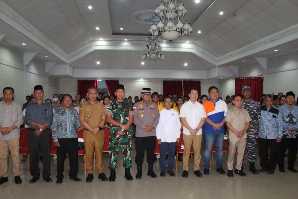 Kodim 1301/Sangihe bersama Pemerintah Daerah, tokoh agama, dan berbagai komponen masyarakat menggelar doa bersama lintas agama di Rumah Jabatan (Rujab) Bupati Kepulauan Sangihe, Selasa 2 September 2025.