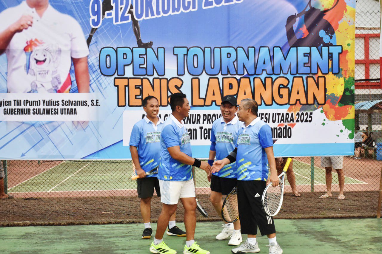 Kasdam XIII/Merdeka Brigjen TNI Yustinus Nono Yulianto menghadiri sekaligus ambil bagian dalam Open Tournament Tenis Lapangan Piala Gubernur Sulawesi Utara Tahun 2025 yang digelar di Lapangan Tenis KONI Sario, Manado, Kamis (9/10).