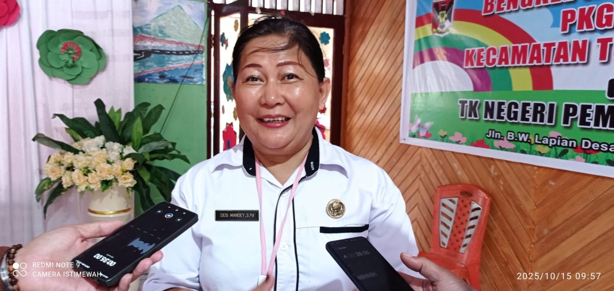 IMG_20251015_141408 Bunda Pendidikan Anak Usia Dini (PAUD) Kabupaten Minahasa, Ny. Martina Watok Dondokambey-Lengkong, S.E., melakukan kunjungan kerja dan pemantauan di TK Negeri Pembina Tondano pada Rabu (15/10/25).