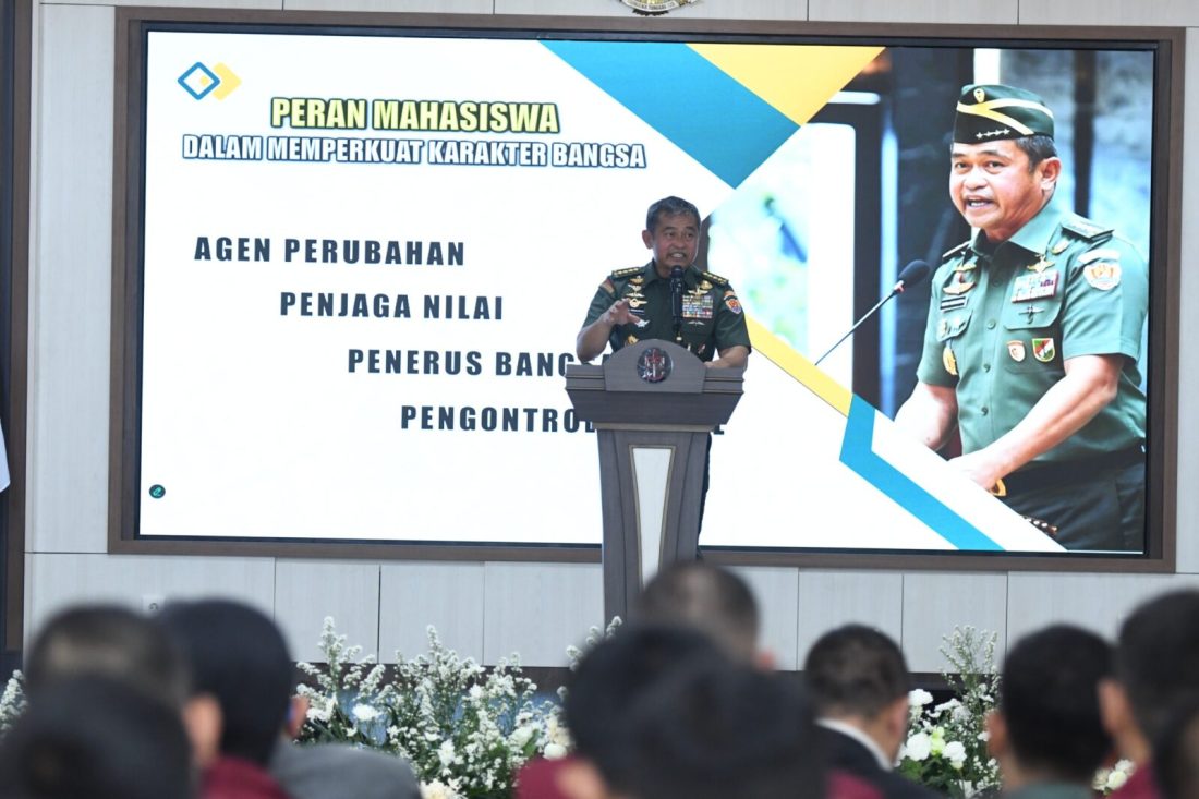 Kasad Jenderal TNI Maruli Simanjuntak, M.Sc. memberikan ceramah kebangsaan di hadapan mahasiswa baru program beasiswa Sekolah Tinggi Ilmu Hukum (STIH) Adhyaksa, bertempat di Auditorium Zamrud Khatulistiwa, STIH Adhyaksa, Jakarta, Rabu (8/10/2025).
