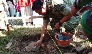 Danrem 133/NW Brigjen TNI Hardo Sihotang, melalui Kasrem 133/NW Kolonel Inf Parsaoran Sirait, S.A.P., M.M., menghadiri kegiatan peletakan batu pertama pembangunan fisik tersebut secara video conference (vicon) yang dipimpin langsung oleh Wakil Panglima TNI Jenderal TNI Tandyo Budi Revita, Sabtu (18/10/2025).