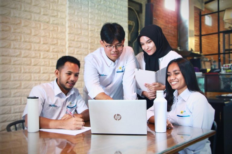 PT PLN (Persero) kembali membuka kesempatan berkarir bagi putra-putri terbaik bangsa melalui Rekrutmen Umum PLN Group 2025 yang dimulai pada 1 Oktober 2025.