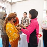 Waketum Bhayangkari, Ny. Martha Dedi Prasetyo, didampingi Ketua Bhayangkari Daerah Bali beserta rombongan, melaksanakan kunjungan kerja ke Kabupaten Buleleng, Bali, pada Senin (29/9/2025).