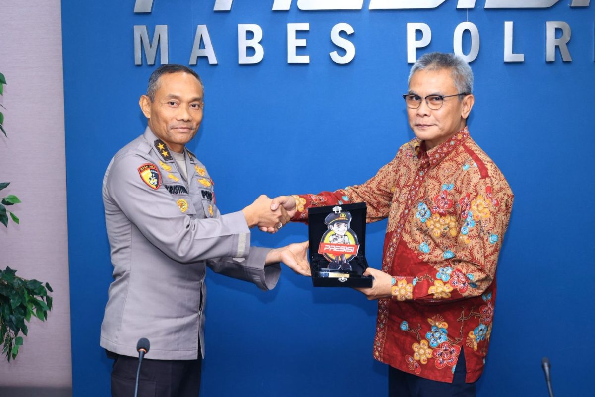 Polri melalui Posko Presisi menggelar Forum Belajar Bersama bertemakan "Komunikasi Krisis" pada Kamis (2/10/2025).