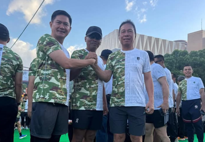 Franky Donny Wongkar Bupati Minahasa Selatan, Franky Donny Wongkar, S.H., menghadiri kegiatan Kodam Merdeka Run 2025. Kegiatan tersebut berlangsung di Kawasan Mega Mas, Kota Manado.