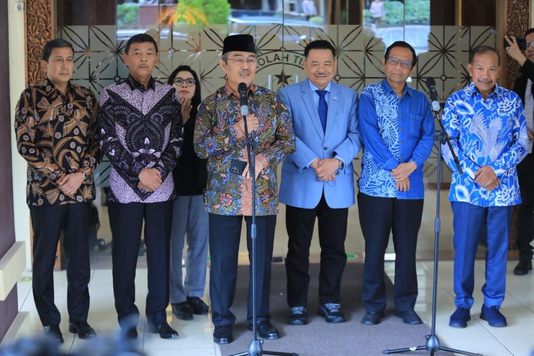 Komisi Reformasi Kepolisian menggelar rapat dengar pendapat umum bersama berbagai elemen masyarakat di STIK-PTIK Lemdiklat Polri, Jakarta Selatan, Rabu (19/11/2025).