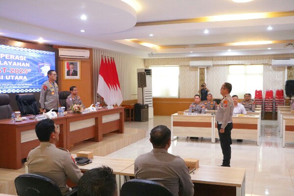 Wakapolda Sulawesi Utara, Brigjen Pol Awi Setiyono, resmi membuka kegiatan Latihan Pra Operasi (Latpraops) Zebra Samrat 2025 yang berlangsung di Aula Tribrata Polda Sulut, Selasa (11/11/2025) pagi.