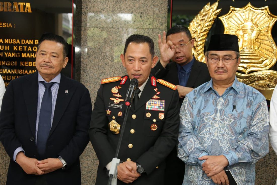 Komisi Percepatan Reformasi Polri menggelar rapat perdana di Kantor Mabes Polri, Jakarta Selatan, Senin (10/11/2025).