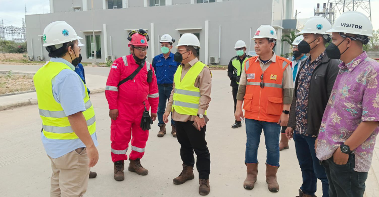 Komisaris Utama PT PLN Energi Primer Indonesia (PLN EPI), Nikson Silalahi, melakukan kunjungan kerja ke PLTU Timor-1 di Lifuleo, Kupang Barat.