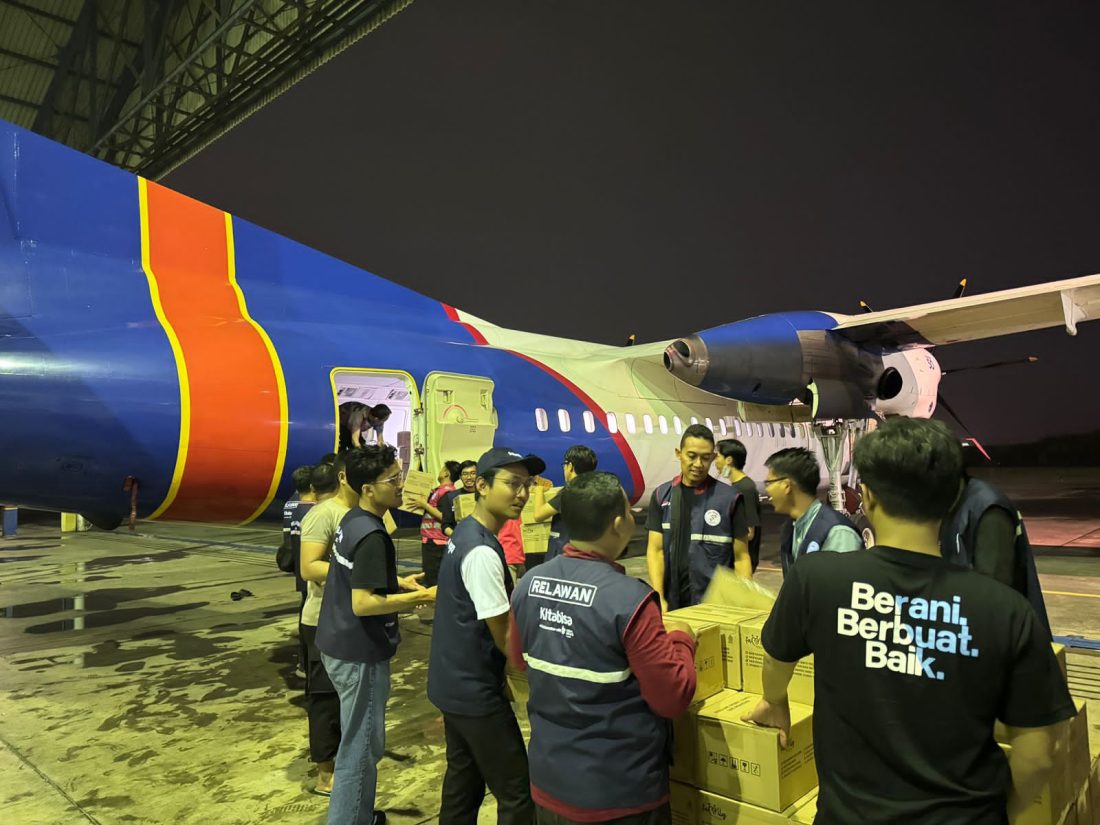 Distribusi bantuan bagi warga terdampak bencana alam di Aceh, Sumatera Utara, dan Sumatera Barat terus berlangsung.