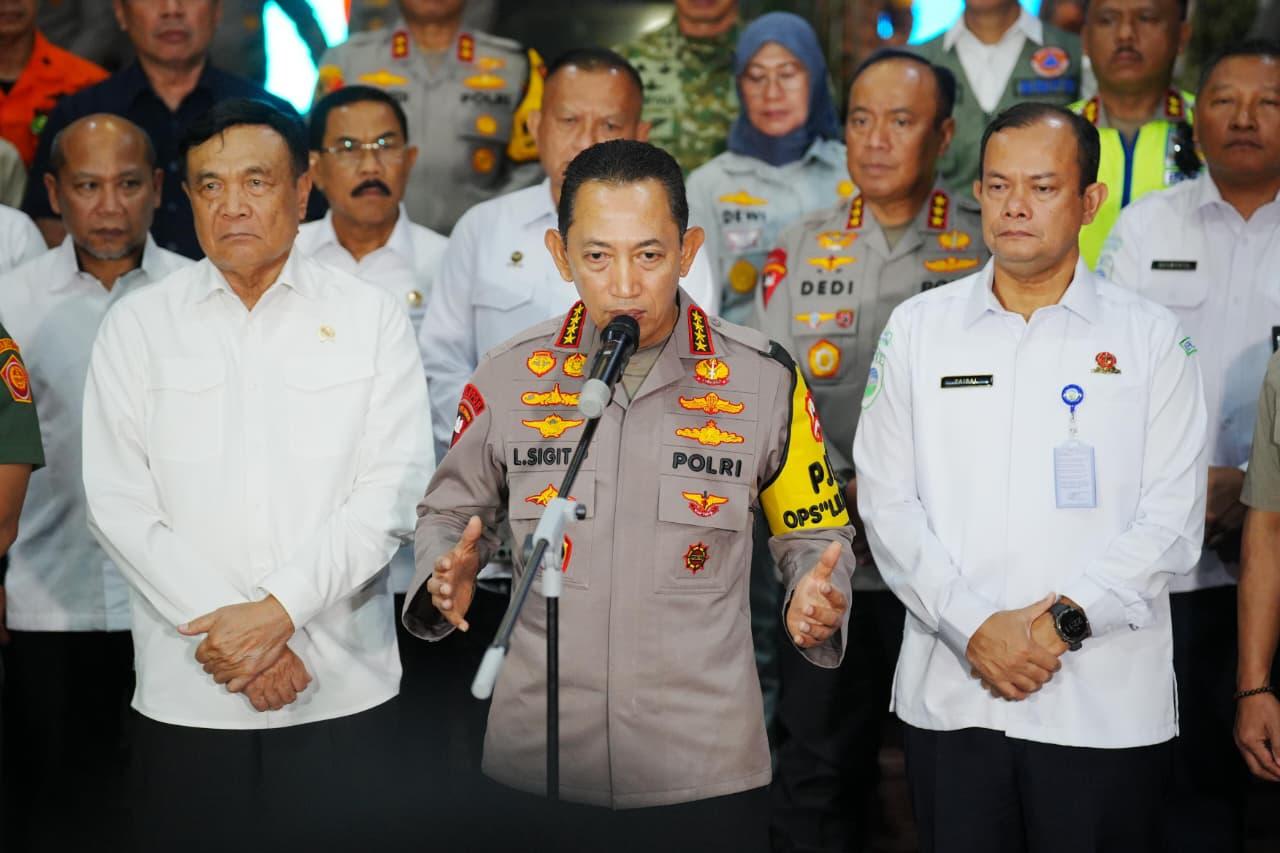 Kapolri Jenderal Polisi Listyo Sigit Prabowo melakukan pemantauan langsung kegiatan pengamanan malam pergantian Tahun Baru 2026 secara virtual dari Polda Metro Jaya.
