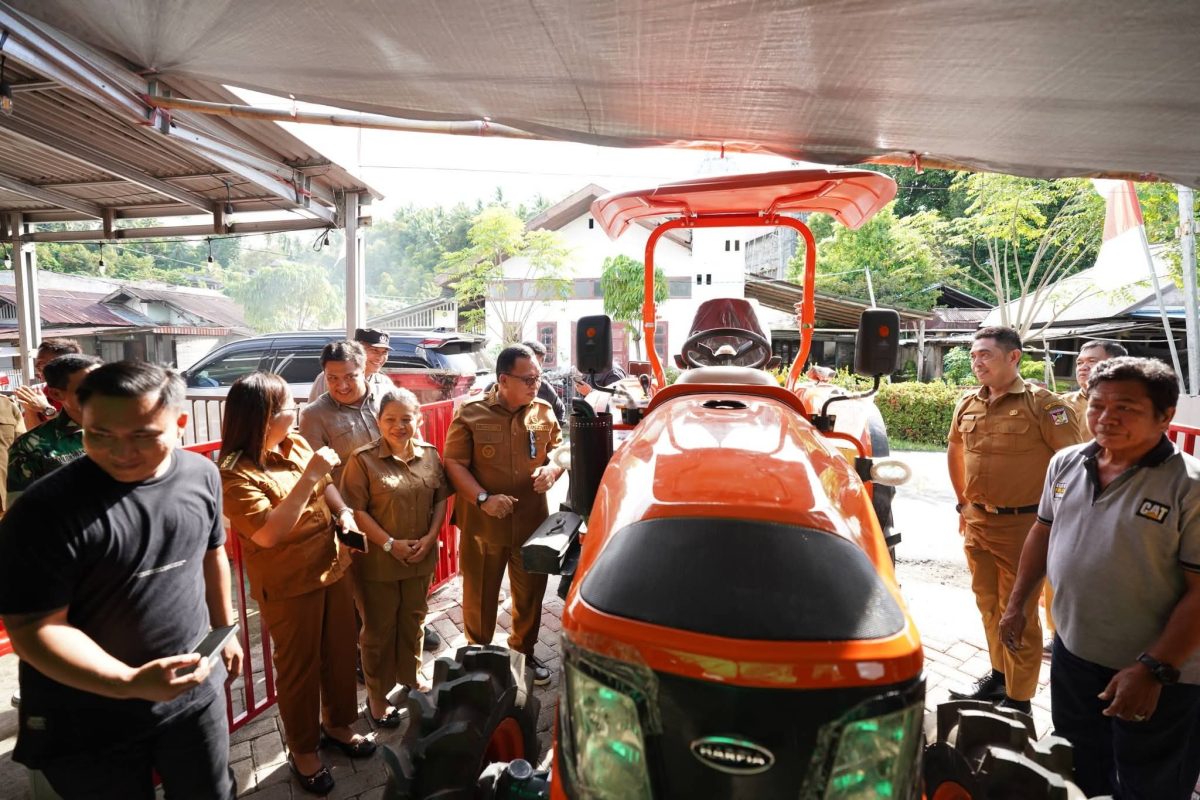 Bupati Minahasa Robby Dondokambey S.Si., MAP,